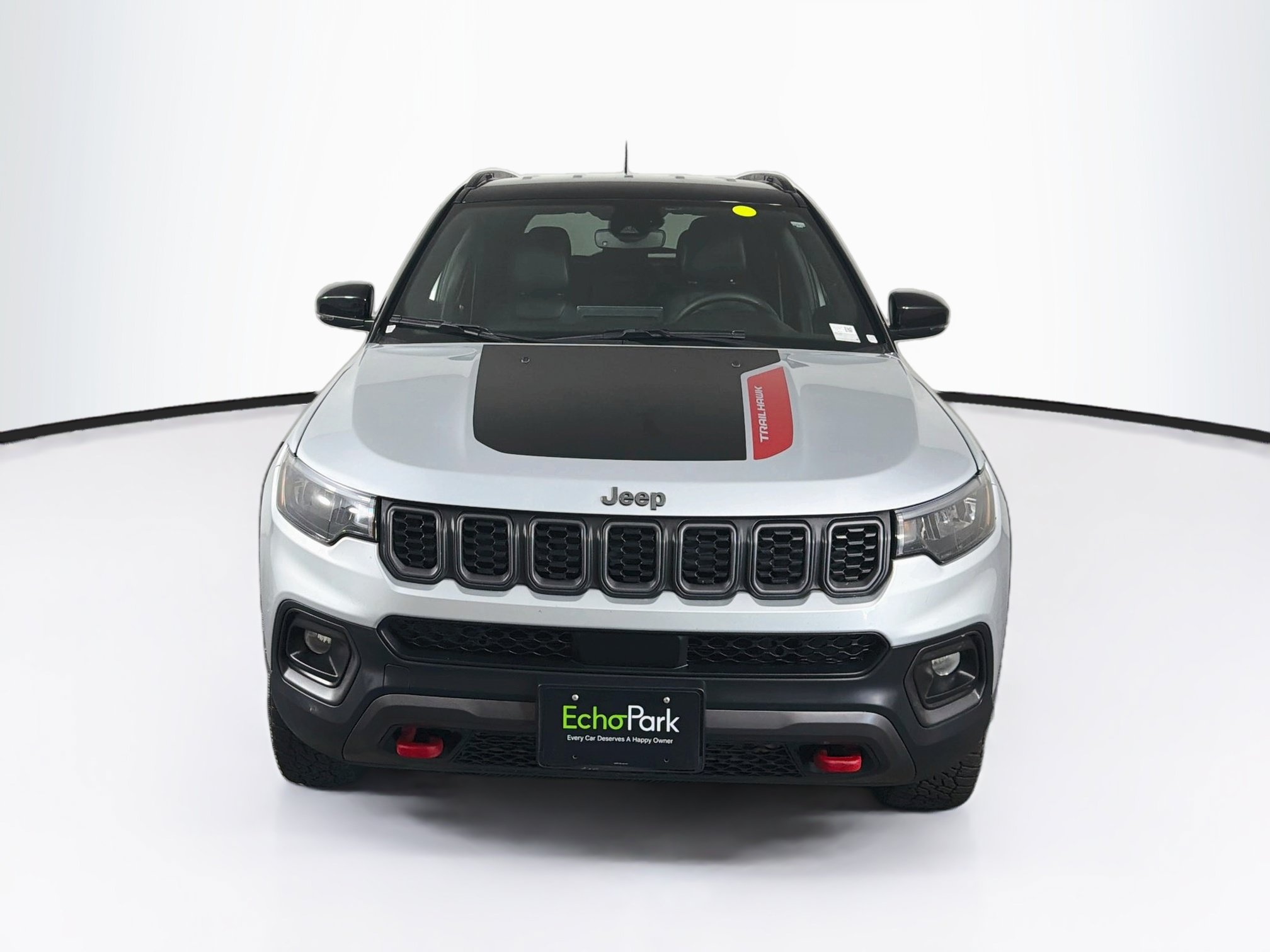Used 2025 Jeep Compass Trailhawk AWD/4WD image 2