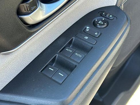 Used 2017 Honda CR-V EX image 11