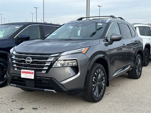 New 2026 Nissan Rogue Platinum image 2