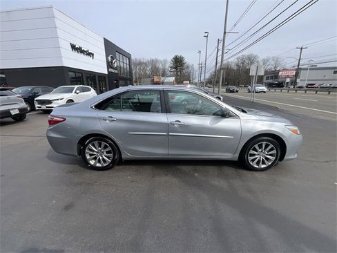 Used 2015 Toyota Camry XLE image 9