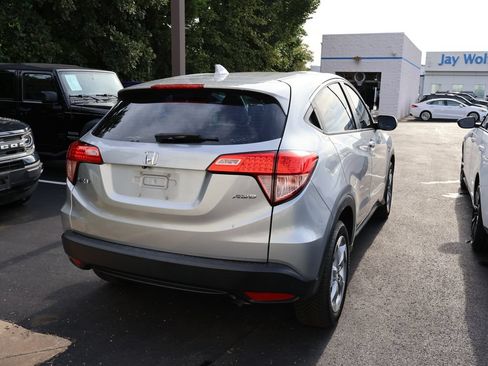 Used 2018 Honda HR-V LX image 7