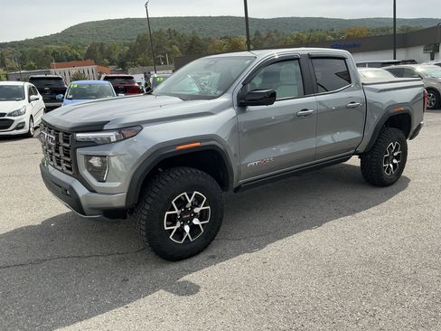 Used 2025 GMC Canyon AT4 w/ AT4X Package image 6