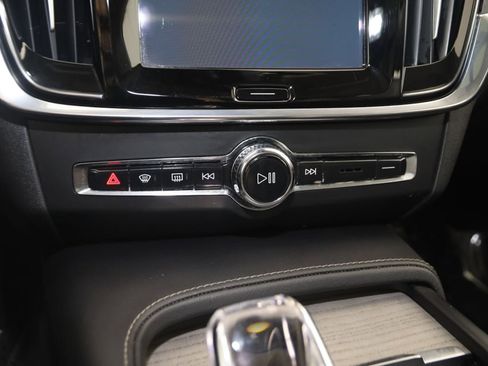 Used 2022 Volvo S90 B6 Inscription w/ Advanced Package AWD/4WD image 30