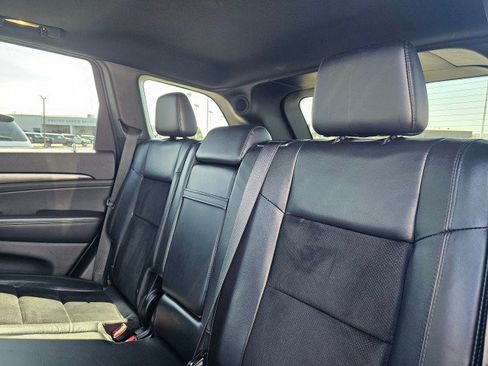 Used 2015 Jeep Grand Cherokee Laredo w/ Security & Convenience Group AWD/4WD image 20