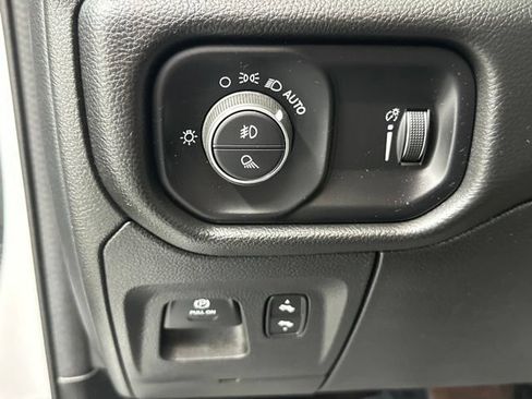 Used 2022 RAM 1500 Big Horn AWD/4WD image 10