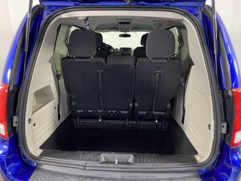 Used 2018 Dodge Grand Caravan SE w/ UConnect Hands-Free Group FWD image 32