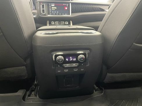 Used 2024 GMC Yukon Denali w/ Advanced Technology Package RWD image 39