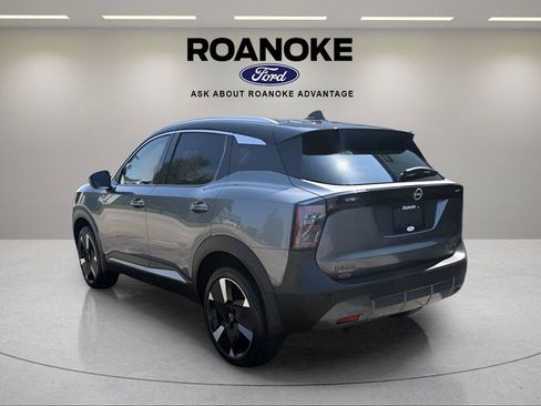 Used 2025 Nissan Kicks SR AWD/4WD image 11