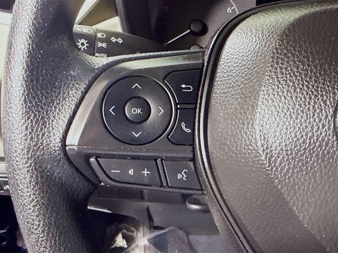 Used 2025 Toyota Corolla LE FWD image 14