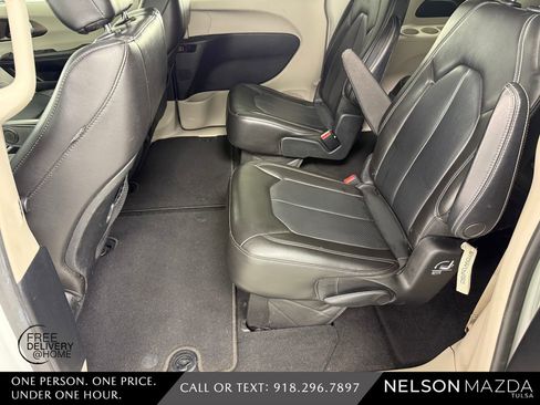 Used 2021 Chrysler Voyager Lxi FWD image 32