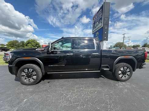 Used 2024 GMC Sierra 2500 Denali w/ Denali Reserve Package AWD/4WD image 7
