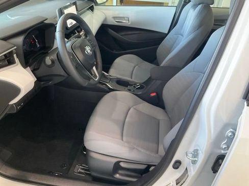Used 2026 Toyota Corolla SE FWD image 4
