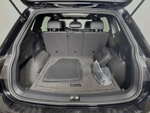 Used 2023 Volkswagen Tiguan SE R-Line AWD/4WD image 24