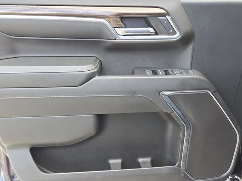 Used 2024 Chevrolet Silverado 1500 RST image 4