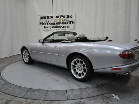 Used 2001 Jaguar XKR Convertible image 3