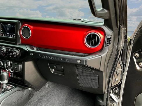 Used 2021 Jeep Wrangler Unlimited Rubicon AWD/4WD image 27