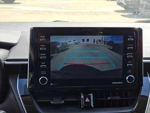 Used 2021 Toyota Corolla LE image 11