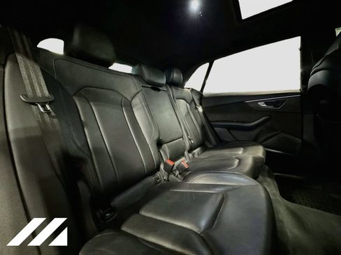 Used 2019 Audi Q8 Prestige w/ Luxury Package AWD/4WD image 30
