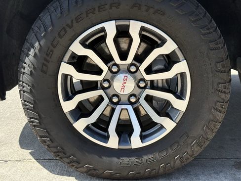 Used 2023 GMC Sierra 1500 AT4 w/ AT4 Premium Package AWD/4WD image 12