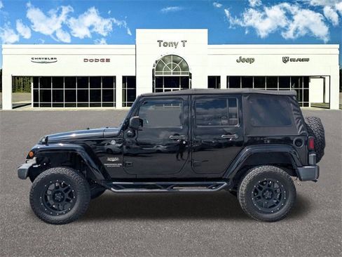 Certified 2015 Jeep Wrangler Unlimited Sahara w/ Connectivity Group image 5
