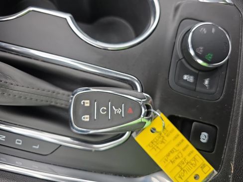 Used 2018 Chevrolet Traverse Premier AWD/4WD image 31