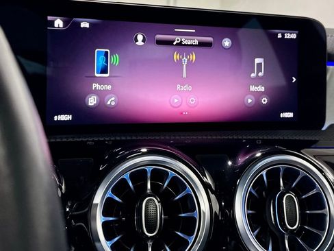 Used 2025 Mercedes-Benz CLA 250 image 16