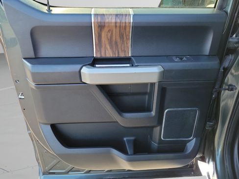 Used 2018 Ford F150 Lariat w/ Equipment Group 502A Luxury AWD/4WD image 13