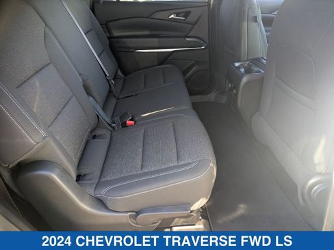 Used 2024 Chevrolet Traverse LS image 39