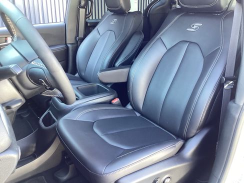 Used 2026 Chrysler Pacifica Select w/ S Appearance Package FWD image 10