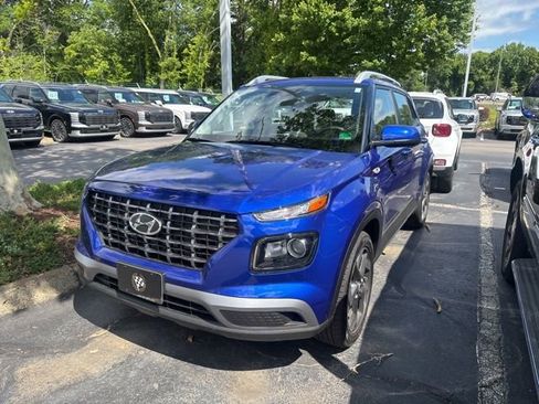 Used 2025 Hyundai Venue SEL FWD image 5