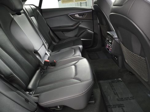 Used 2022 Audi Q8 Premium Plus w/ Premium Plus Package image 18