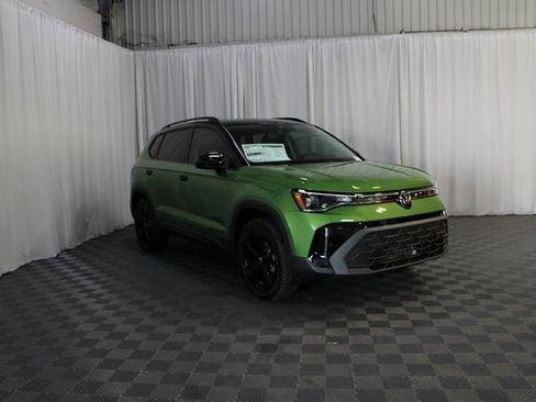 New 2025 Volkswagen Taos SE image 25