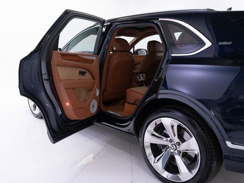 Certified 2021 Bentley Bentayga image 20