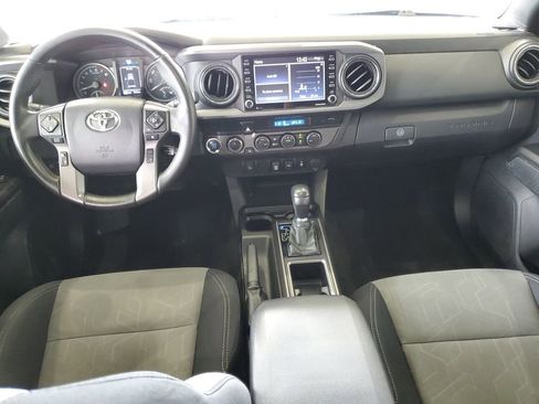 Used 2021 Toyota Tacoma TRD Sport AWD/4WD image 11