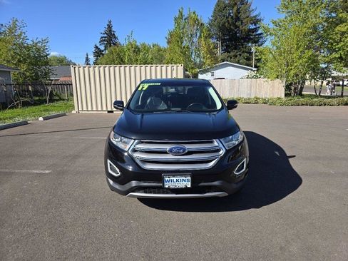 Used 2017 Ford Edge Titanium w/ Technology Package FWD image 2