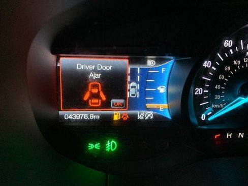 Used 2022 Ford Edge Titanium AWD/4WD image 29
