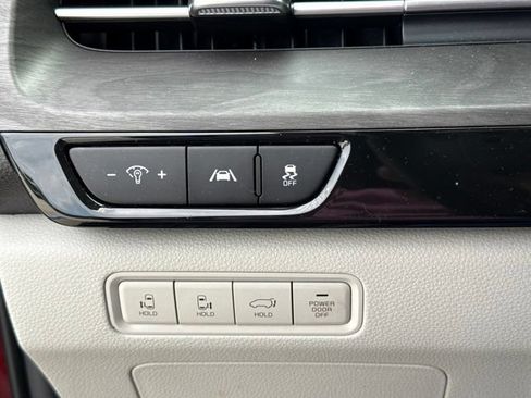 Certified 2024 Kia Carnival SX FWD image 17