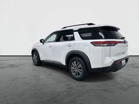 Used 2025 Nissan Pathfinder SV FWD image 9