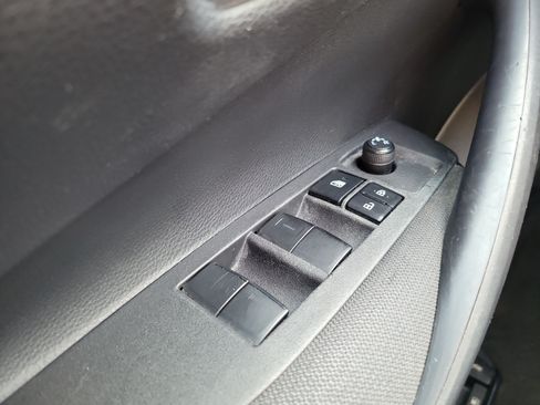 Used 2024 Toyota Corolla LE FWD image 18