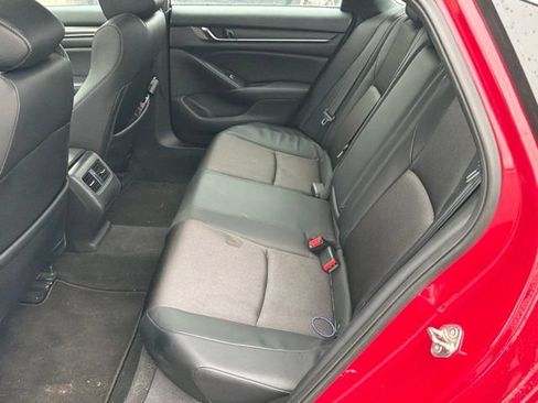 Used 2018 Honda Accord Sport image 12