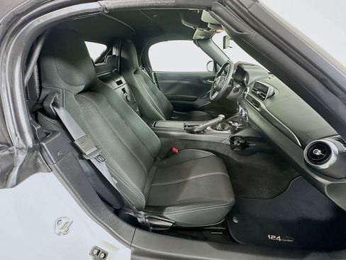 Used 2018 FIAT 124 Spider Classica RWD image 29