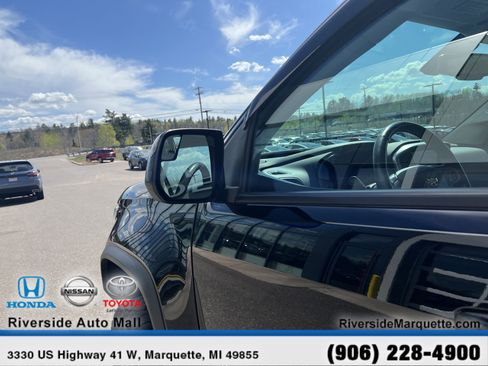 Used 2022 Chevrolet Colorado ZR2 image 5