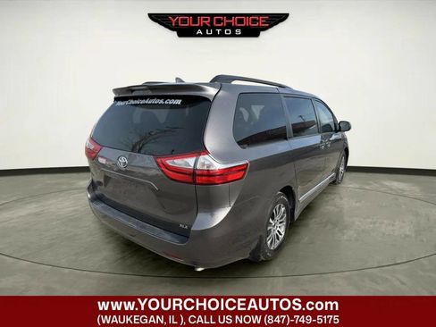 Used 2018 Toyota Sienna XLE image 5