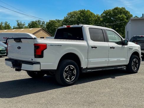 Used 2023 Ford F150 Lightning XLT AWD/4WD image 3