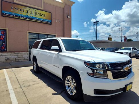 Used 2020 Chevrolet Suburban LT image 3