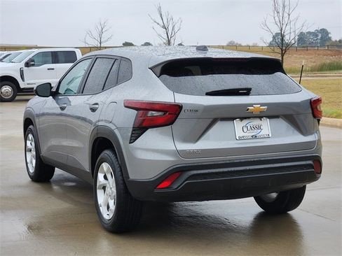 Certified 2024 Chevrolet Trax LS w/ LS Convenience Package image 8