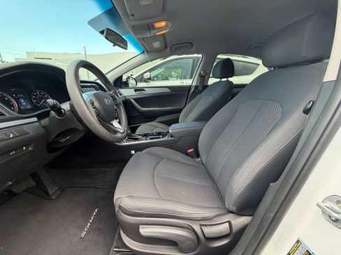 Used 2019 Hyundai Sonata SE w/ Winter Weather Package FWD image 10