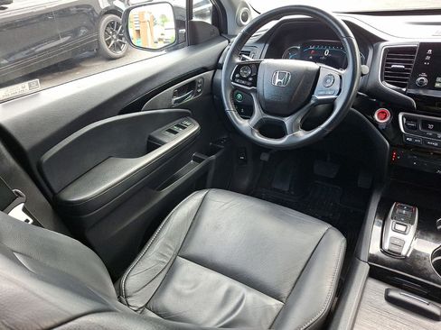 Used 2020 Honda Pilot Touring image 15