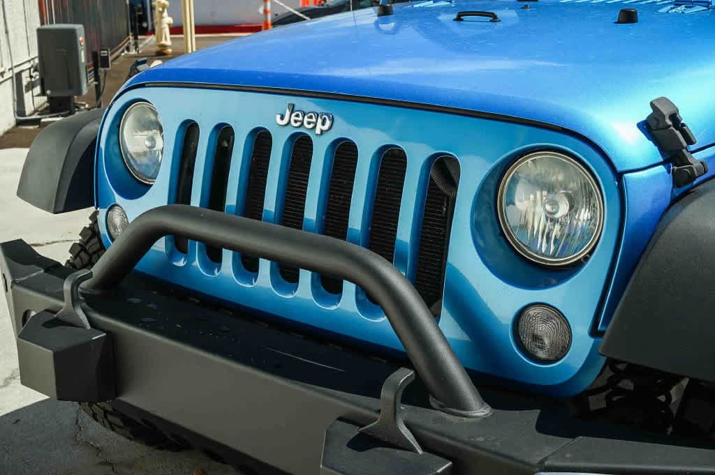 Used 2010 Jeep Wrangler Unlimited Sport AWD/4WD image 11