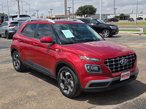 Used 2022 Hyundai Venue SEL FWD image 5